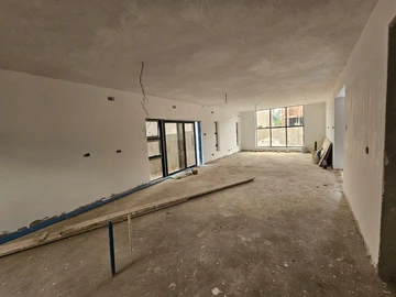 4 Bedroom Garden Flat
