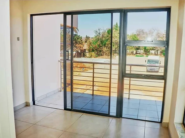 4 Bedroom Flat & Apartment