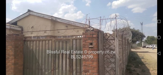 5 rooms for rent in New Tafara Mabvuku