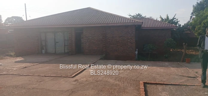 incomplete 5 bedroom house for sale in Tynwald 