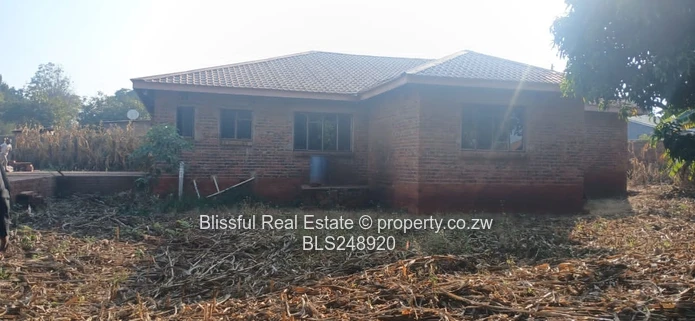 incomplete 5 bedroom house for sale in Tynwald 