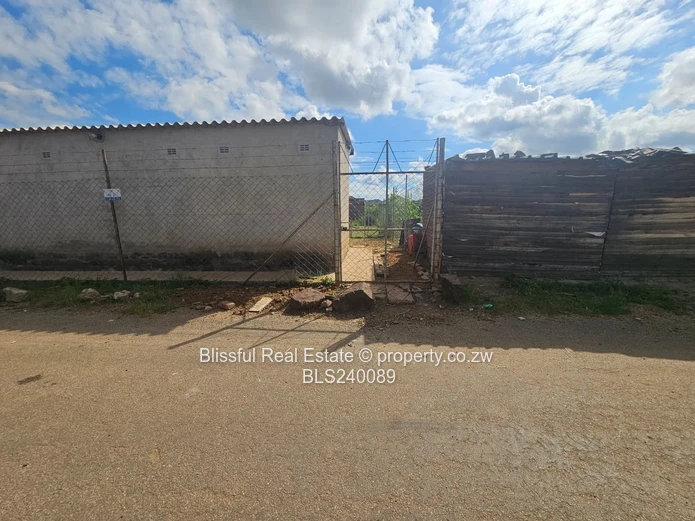 Stand for sale in Marimba